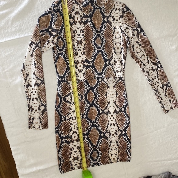 Pretty Little Thing Snake skin print dress (6) - Picture 3 of 7